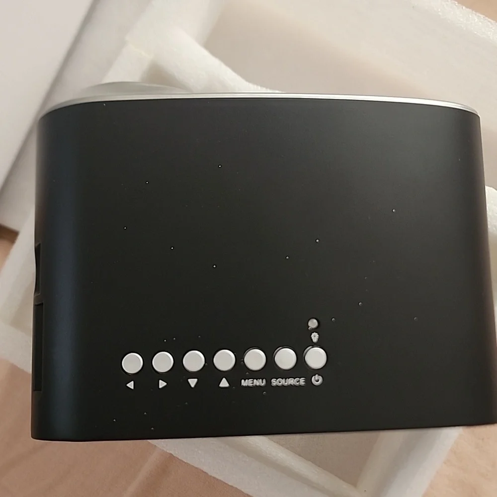 Mini LED PROJECTOR - Picture 5 of 6